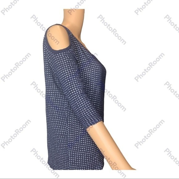 Velvet by graham & Spencer XS navy/white knit cold shoulder 3/4 sleeve top - Picture 3 of 6